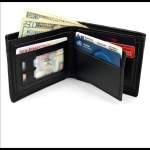 NWT Bifold Stud Men’s Leather Wallet (Black)
